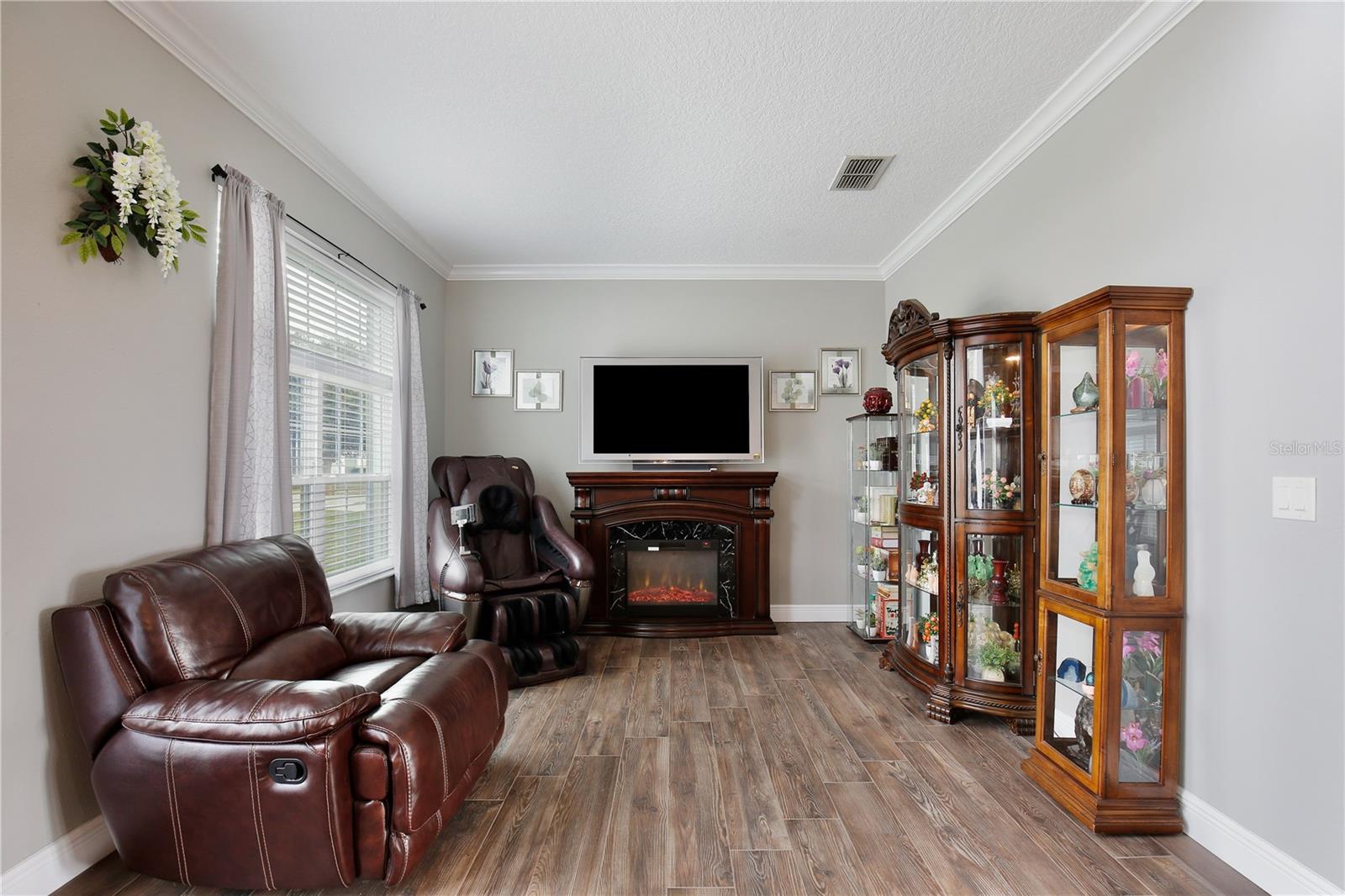 Image 5 of 44 For 5209 Cape Hatteras Drive