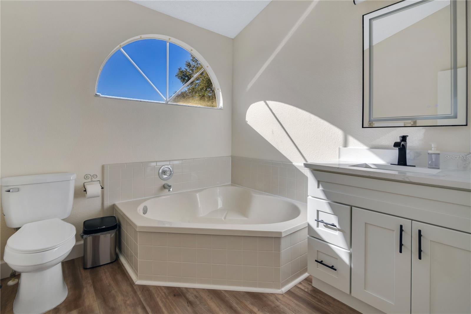 Image 14 of 27 For 2823 Boulder Falls Court