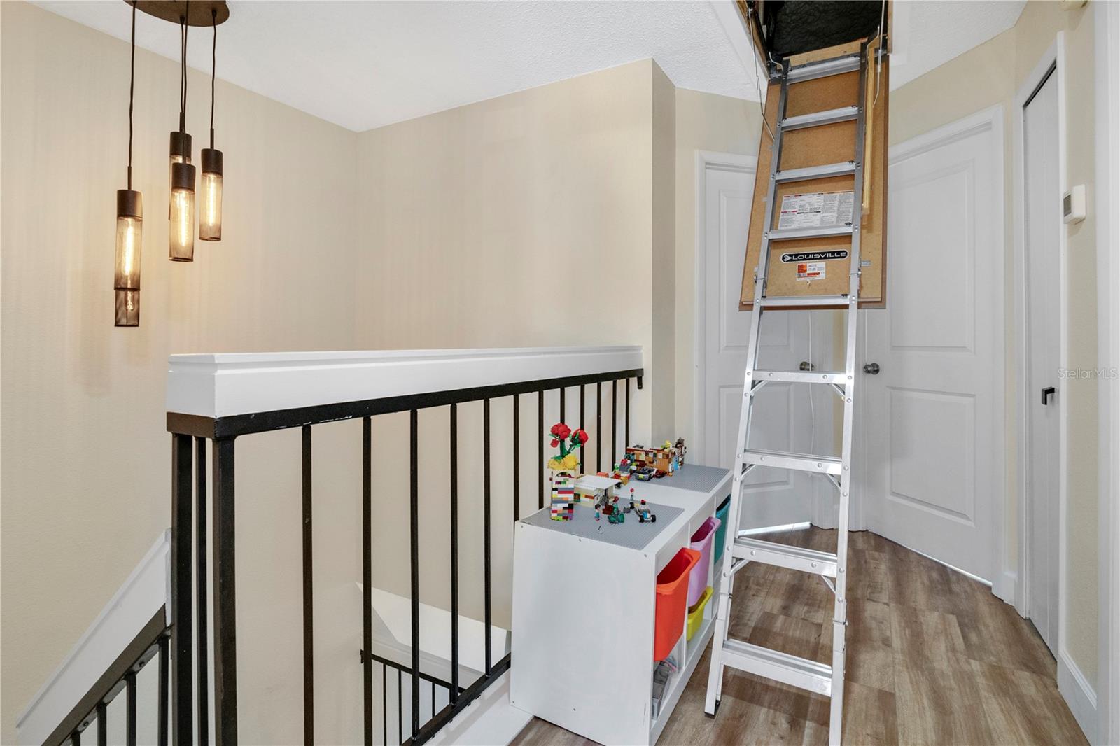 Image 18 of 27 For 2823 Boulder Falls Court