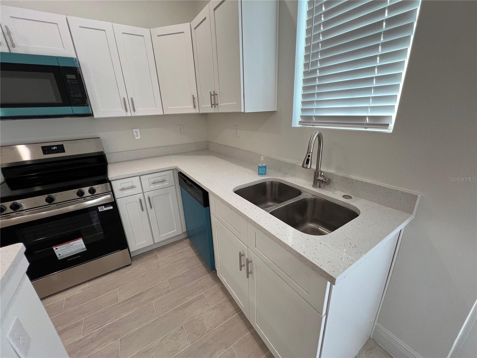 Image 19 of 23 For 5304 Davisson Avenue