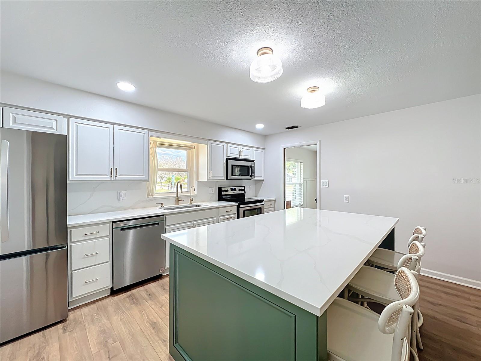 Image 13 of 52 For 5100 Andrea Boulevard