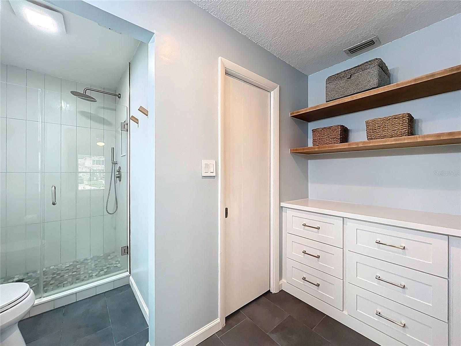 Image 24 of 52 For 5100 Andrea Boulevard