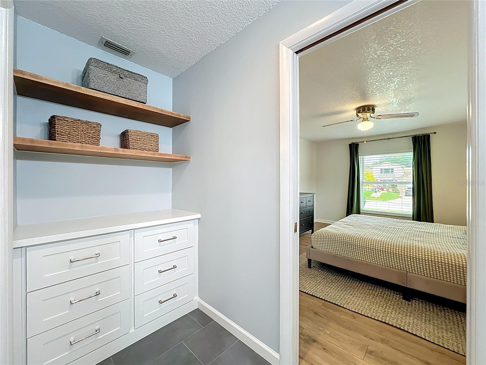 Image 25 of 52 For 5100 Andrea Boulevard