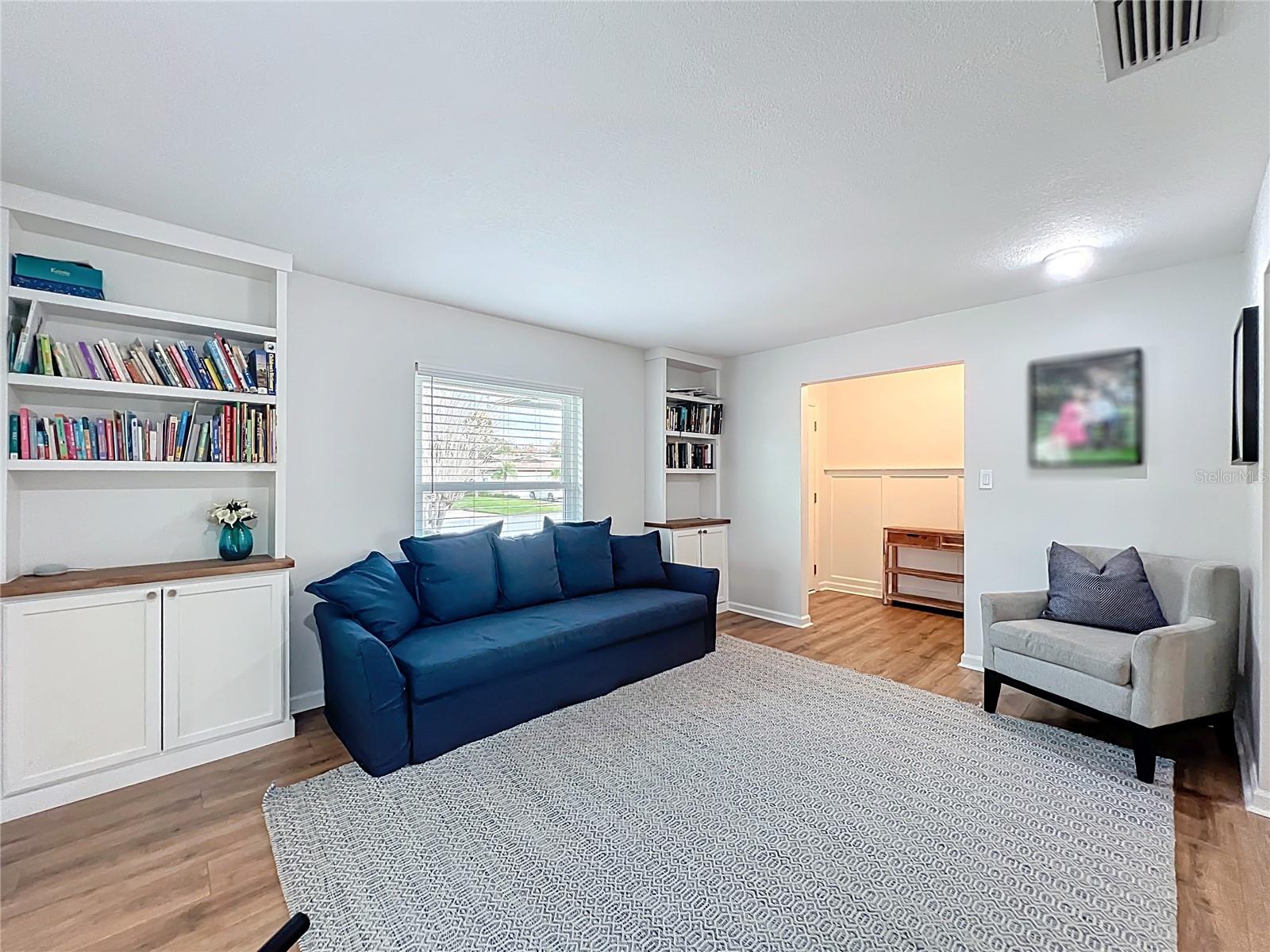 Image 4 of 52 For 5100 Andrea Boulevard