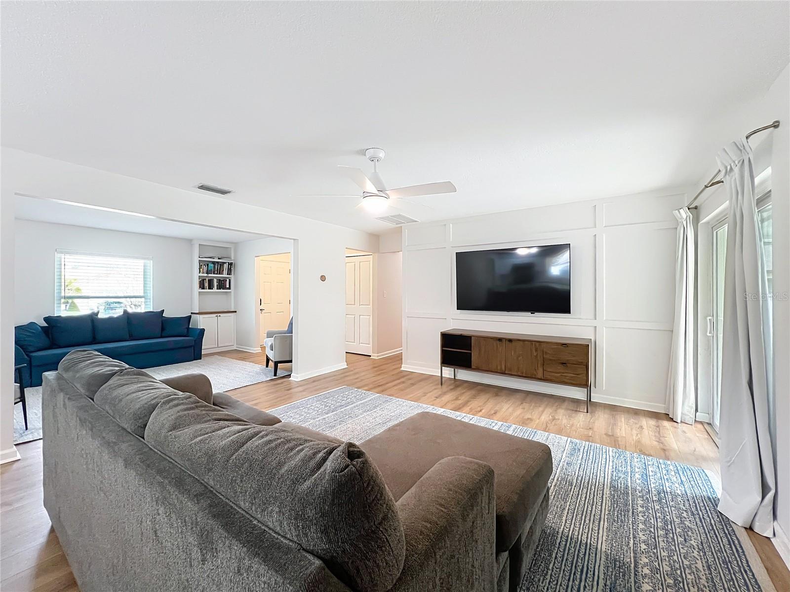 Image 7 of 52 For 5100 Andrea Boulevard