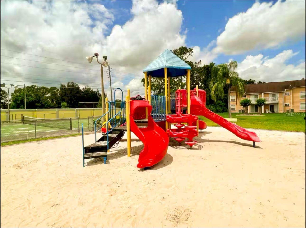 Image 16 of 46 For 2040 Royal Bay Boulevard 30