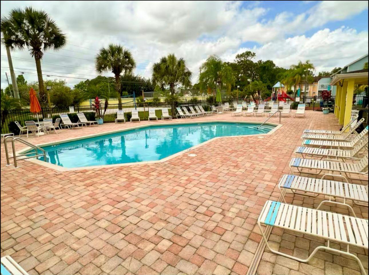 Image 17 of 46 For 2040 Royal Bay Boulevard 30