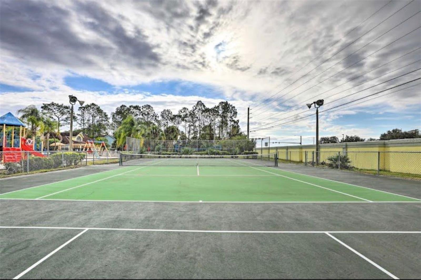 Image 18 of 46 For 2040 Royal Bay Boulevard 30