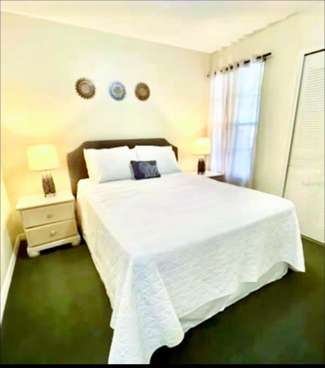 Image 23 of 46 For 2040 Royal Bay Boulevard 30