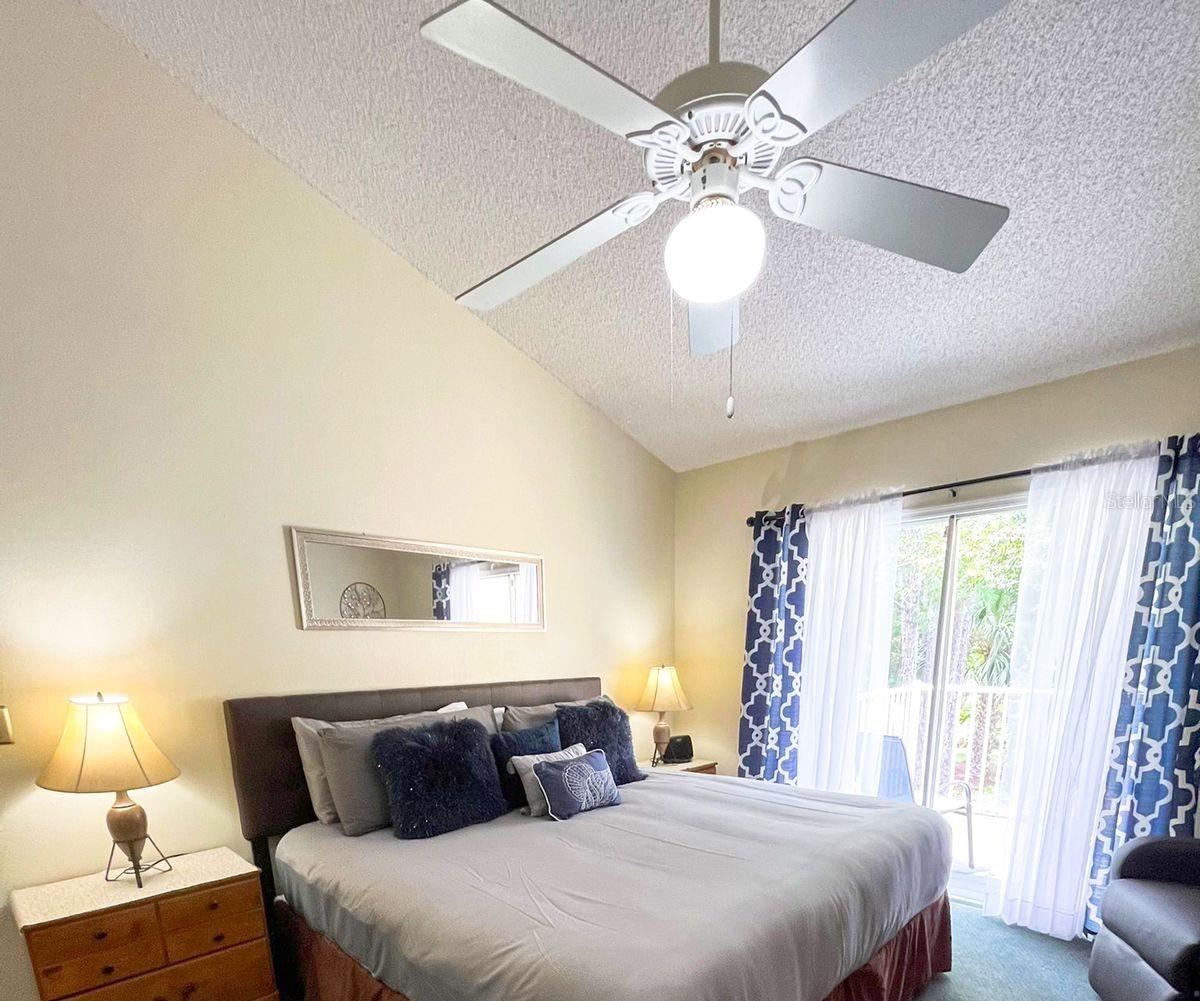 Image 27 of 46 For 2040 Royal Bay Boulevard 30