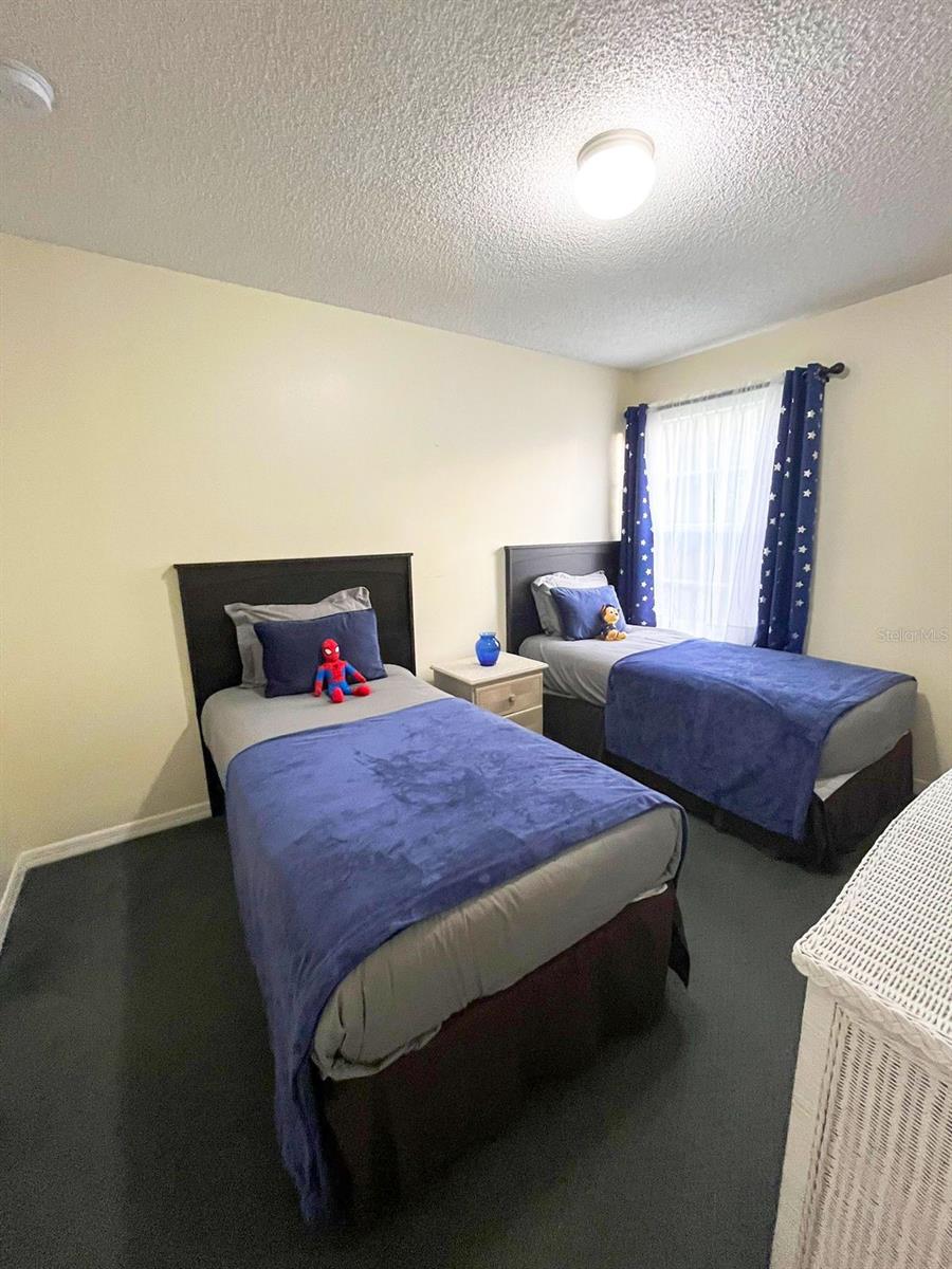 Image 32 of 46 For 2040 Royal Bay Boulevard 30