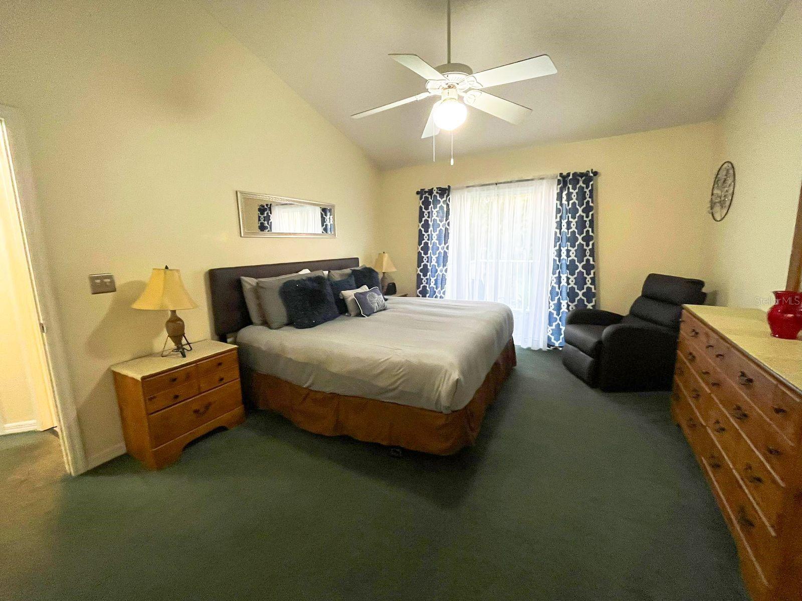 Image 34 of 46 For 2040 Royal Bay Boulevard 30