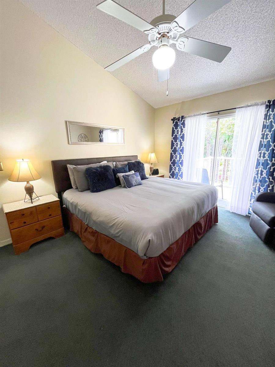 Image 35 of 46 For 2040 Royal Bay Boulevard 30