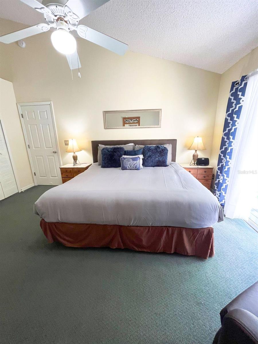 Image 36 of 46 For 2040 Royal Bay Boulevard 30