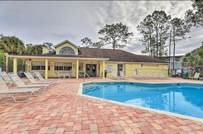 Image 41 of 46 For 2040 Royal Bay Boulevard 30