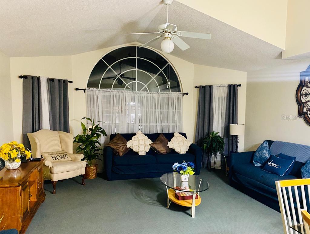 Image 7 of 46 For 2040 Royal Bay Boulevard 30