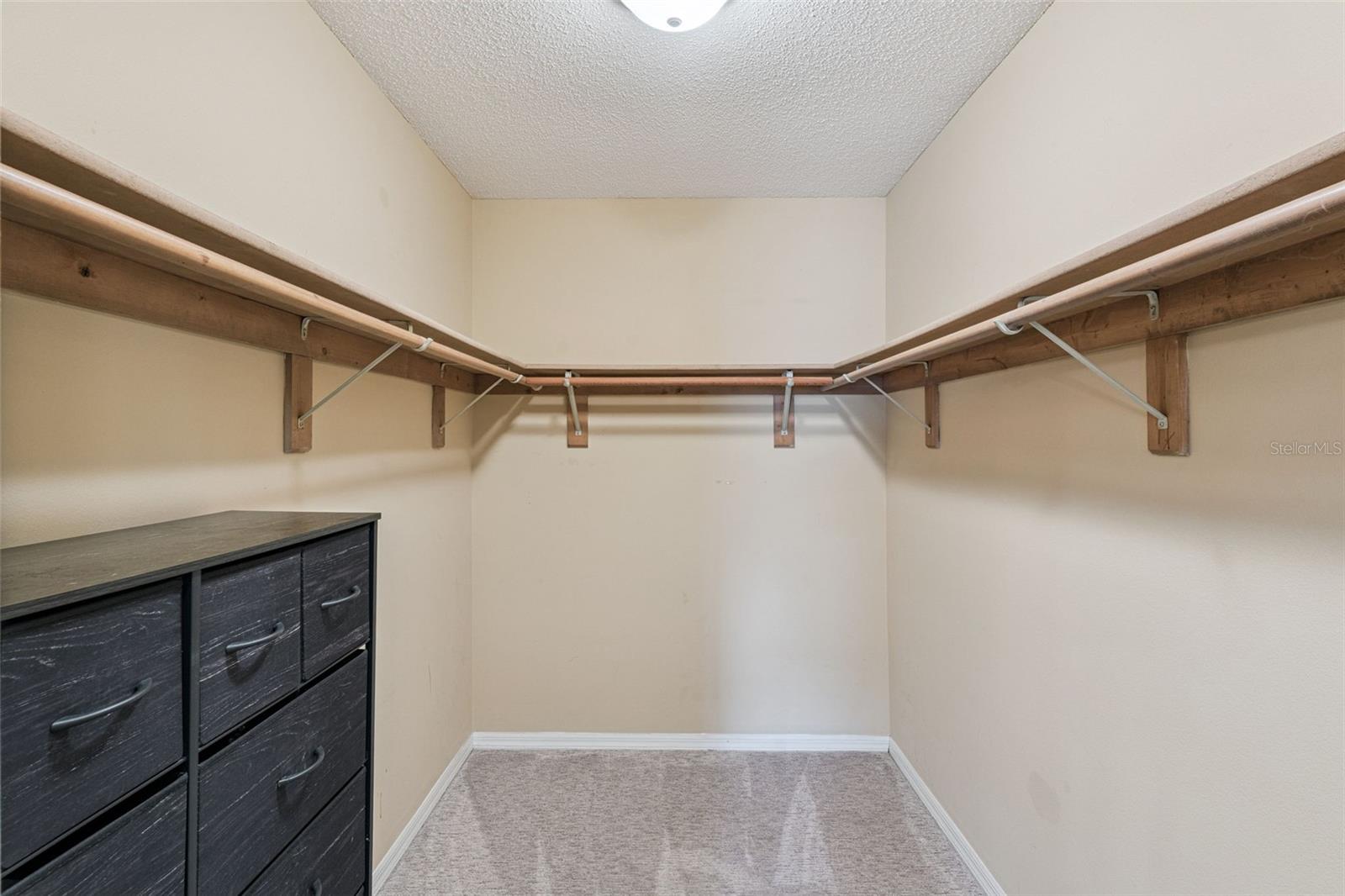 Image 16 of 35 For 1042 Seminole Creek Drive