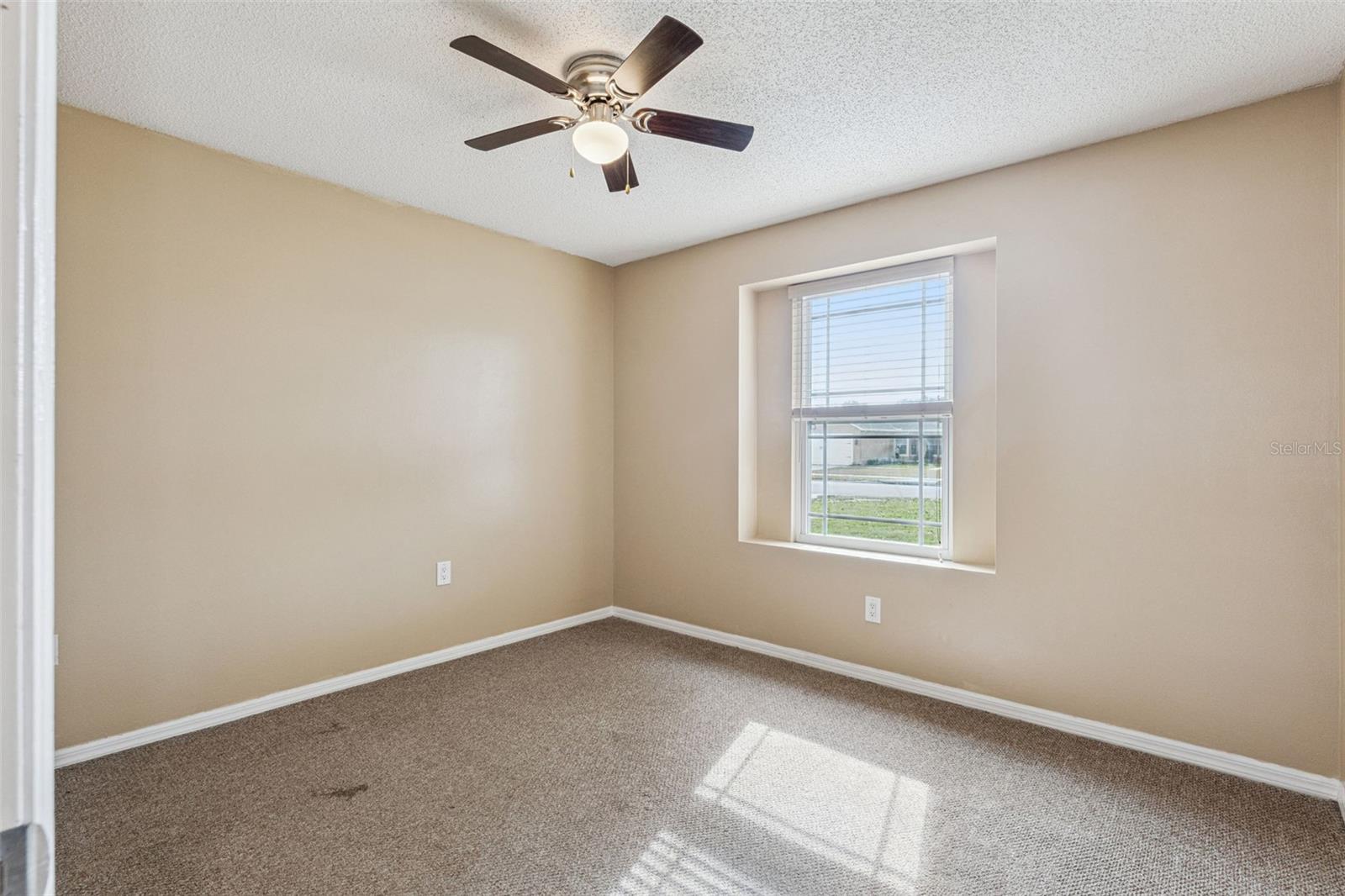 Image 22 of 35 For 1042 Seminole Creek Drive