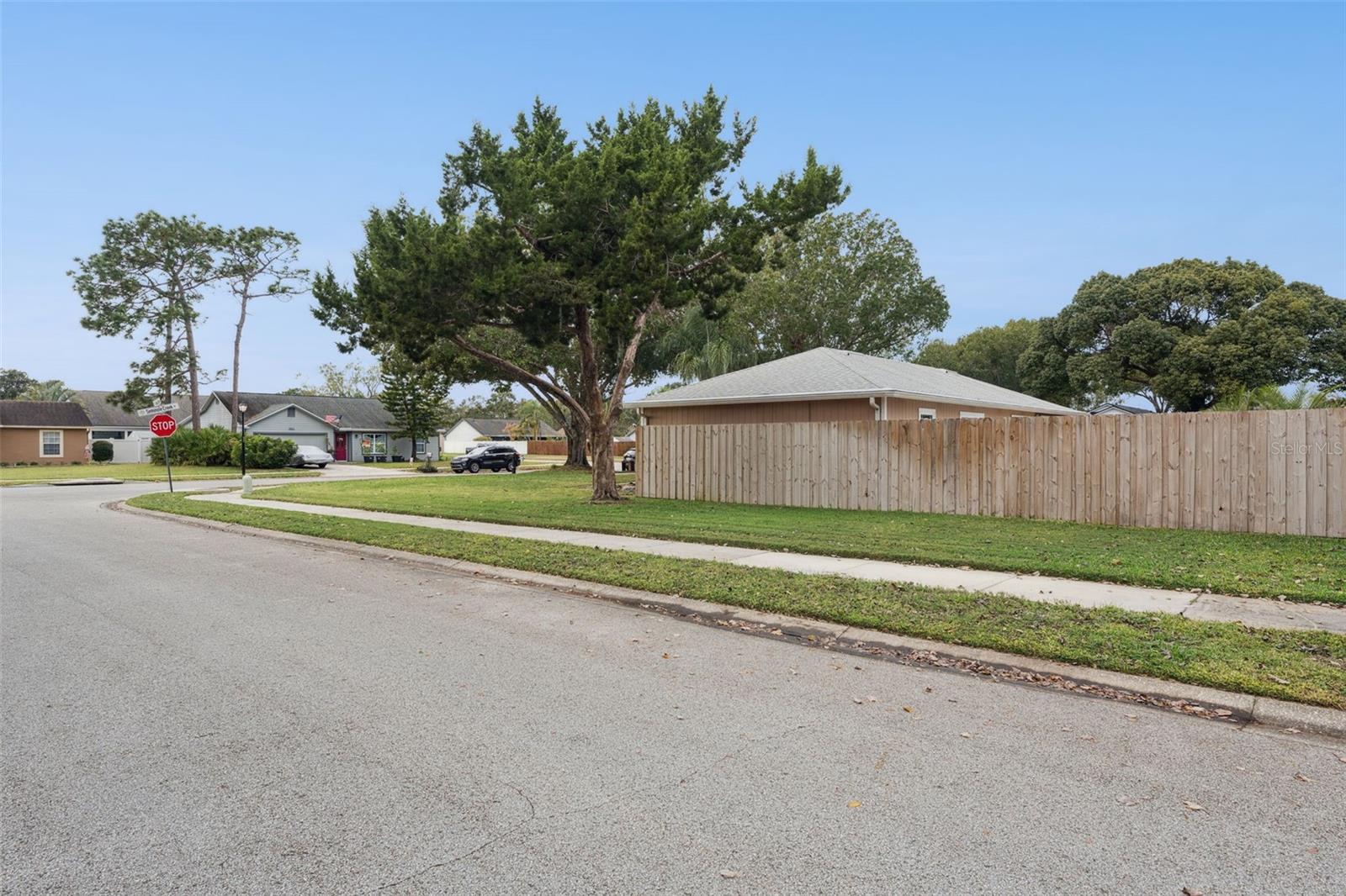 Image 32 of 35 For 1042 Seminole Creek Drive