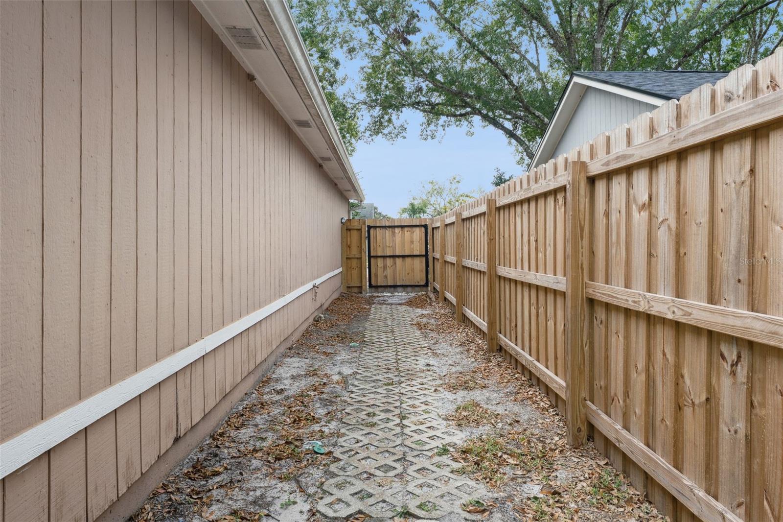 Image 33 of 35 For 1042 Seminole Creek Drive