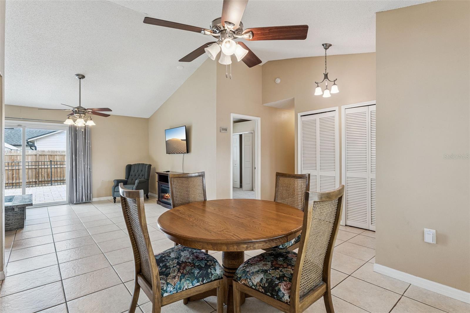 Image 7 of 35 For 1042 Seminole Creek Drive