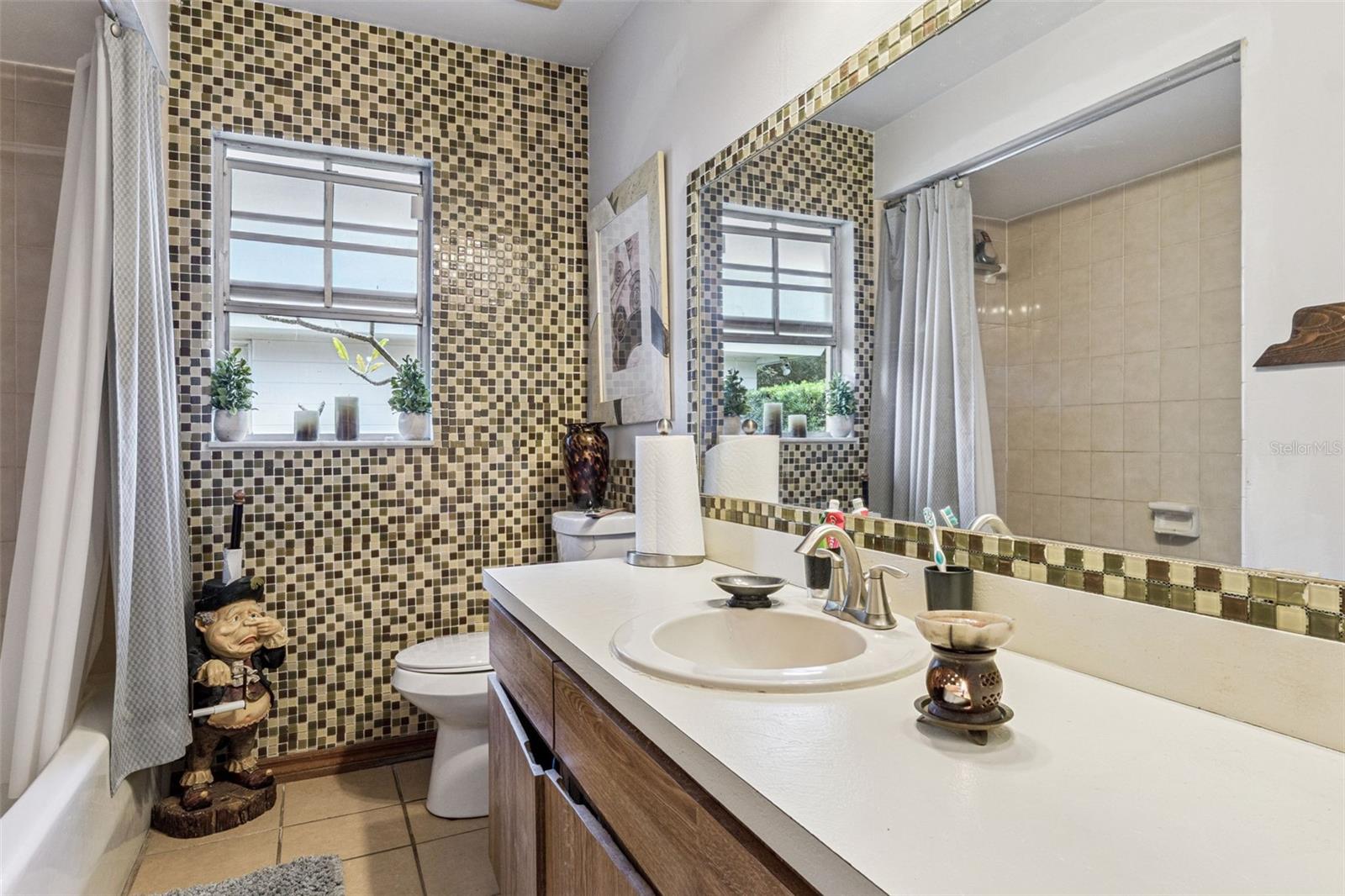 Image 14 of 36 For 611 Forsyth Road