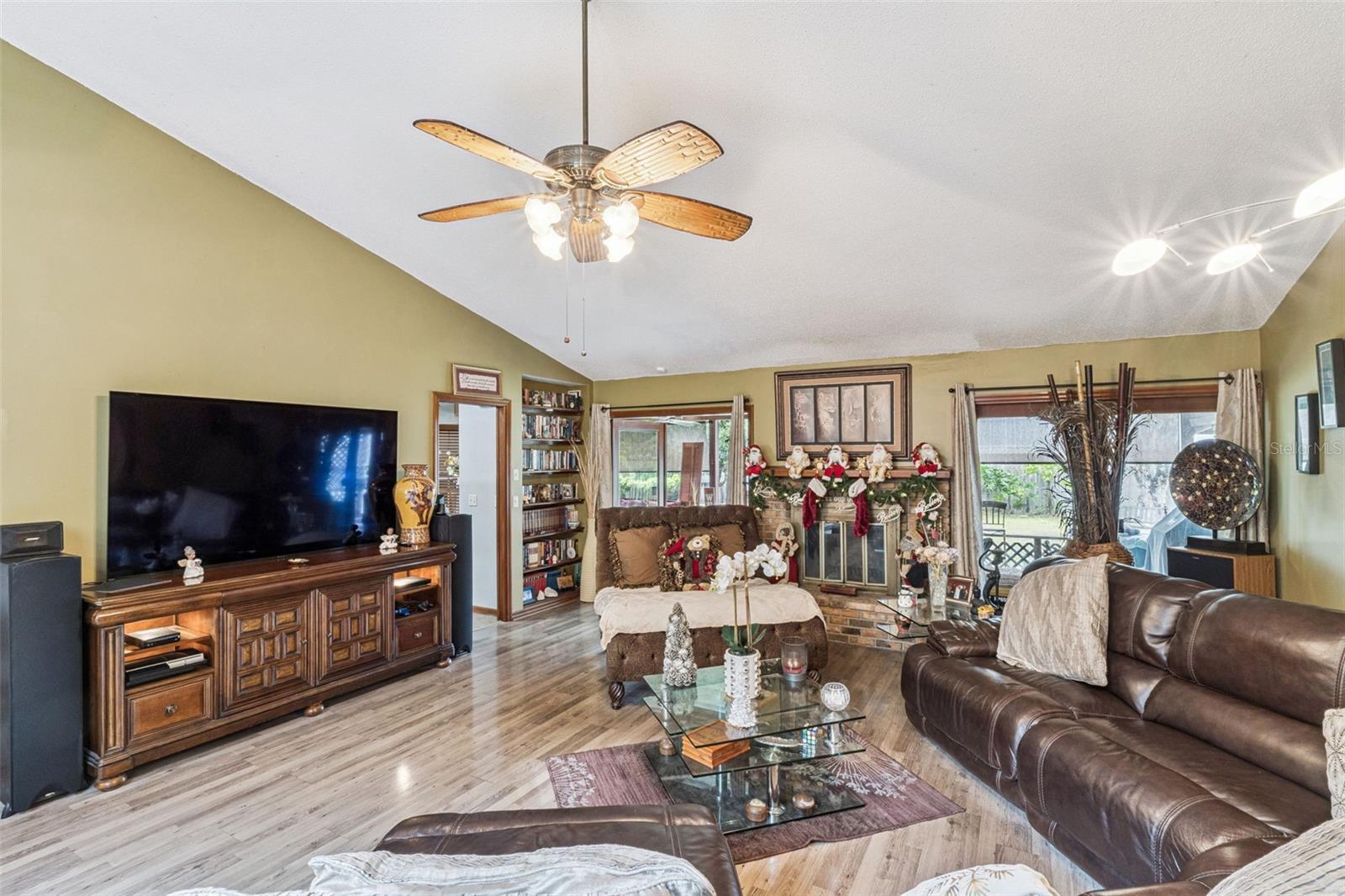 Image 20 of 36 For 611 Forsyth Road