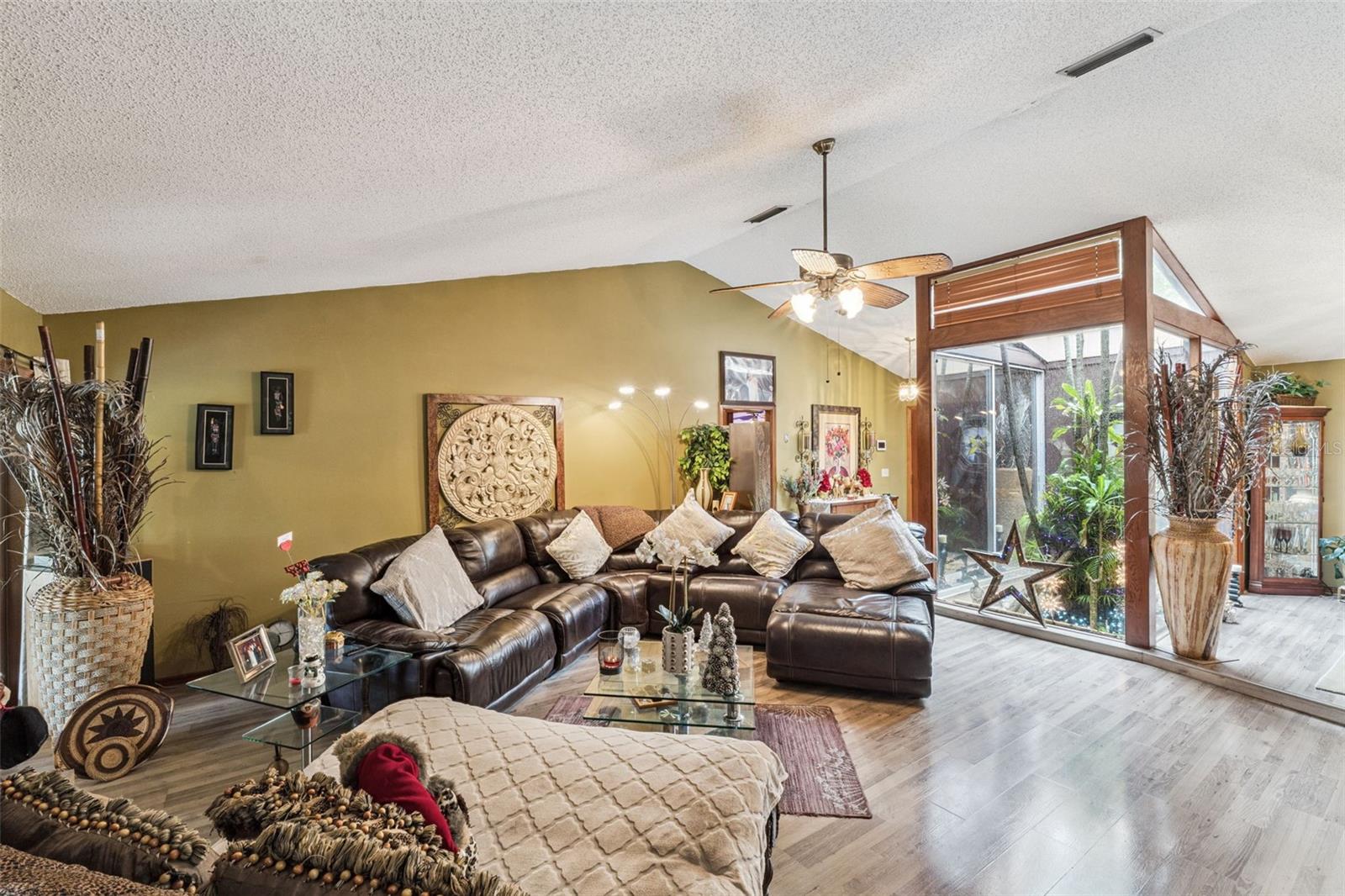 Image 22 of 36 For 611 Forsyth Road