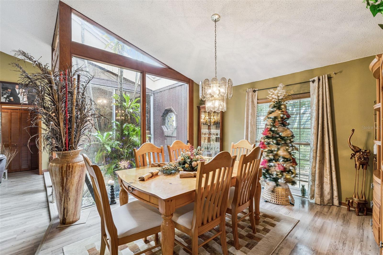 Image 24 of 36 For 611 Forsyth Road