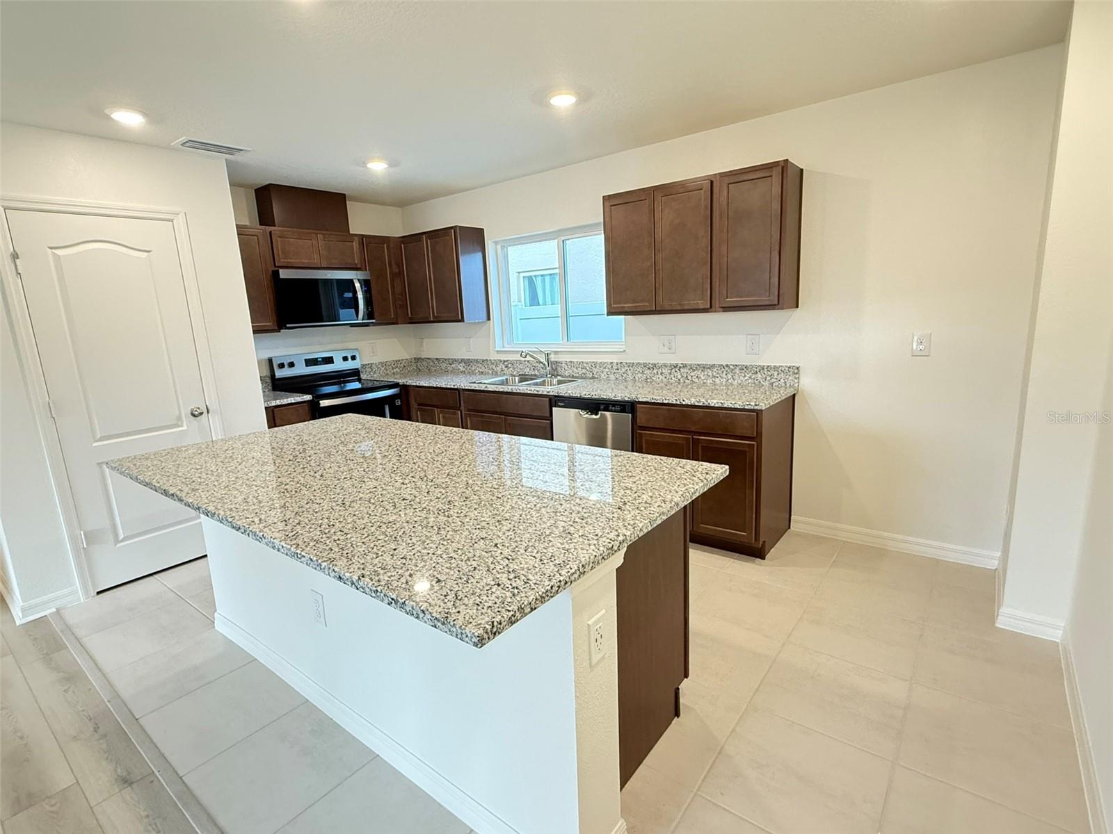 Image 7 of 24 For 8453 Monterey Pine Way