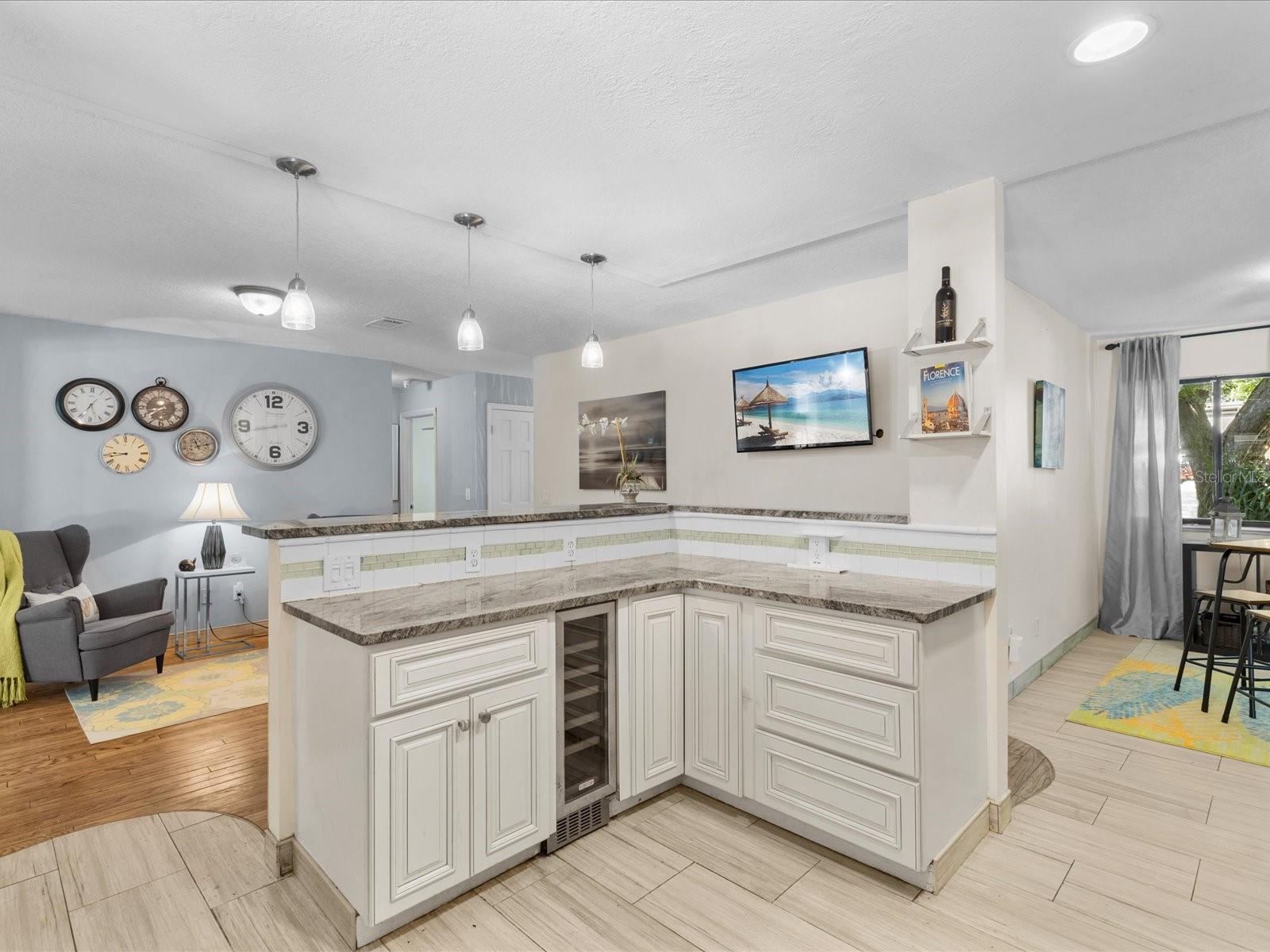 Image 5 of 28 For 5621 Baybrook Ave