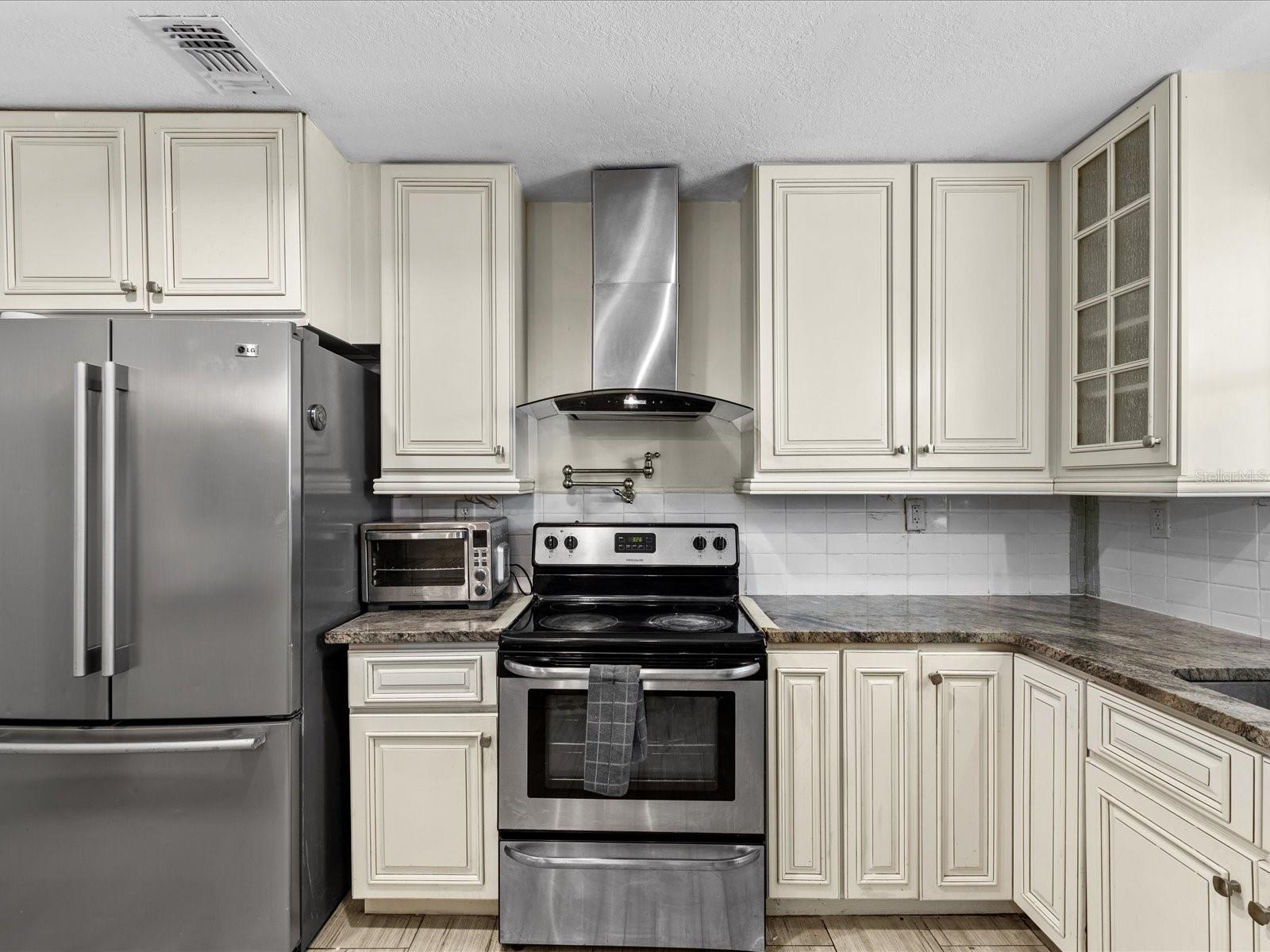 Image 8 of 28 For 5621 Baybrook Ave