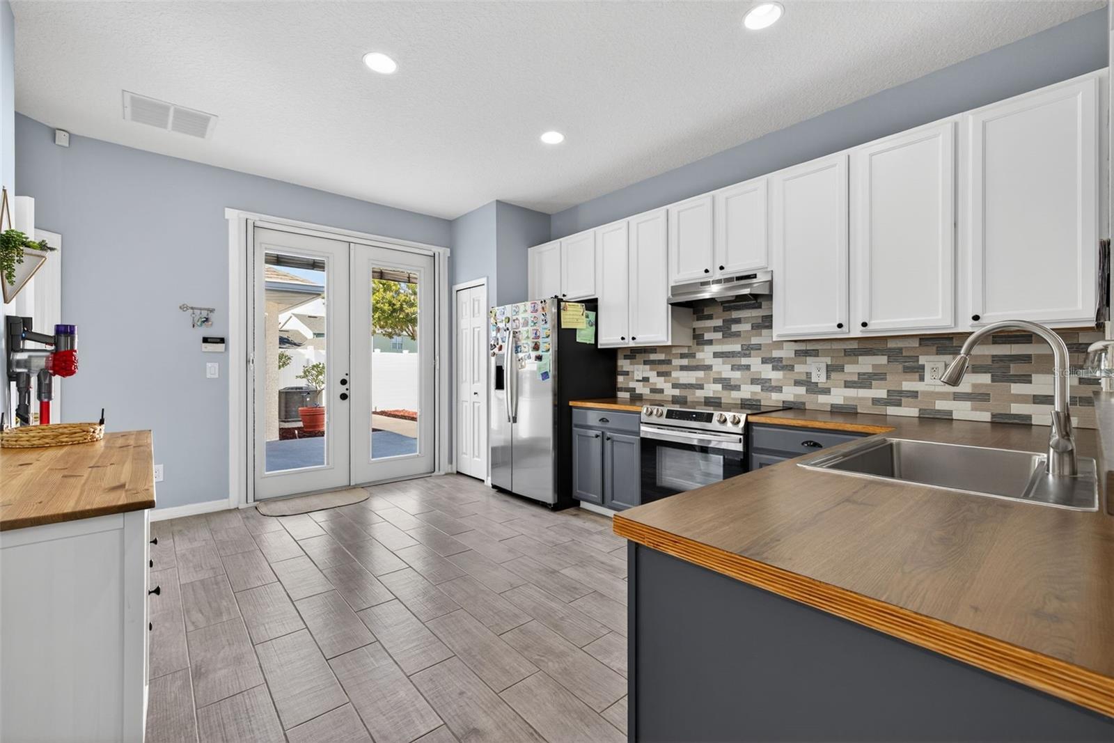 Image 7 of 36 For 13833 Ancilla Boulevard