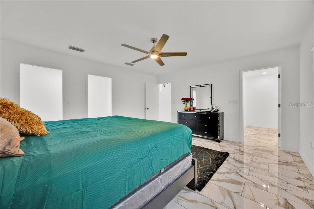 Image 19 of 28 For 5108 Avignon Court