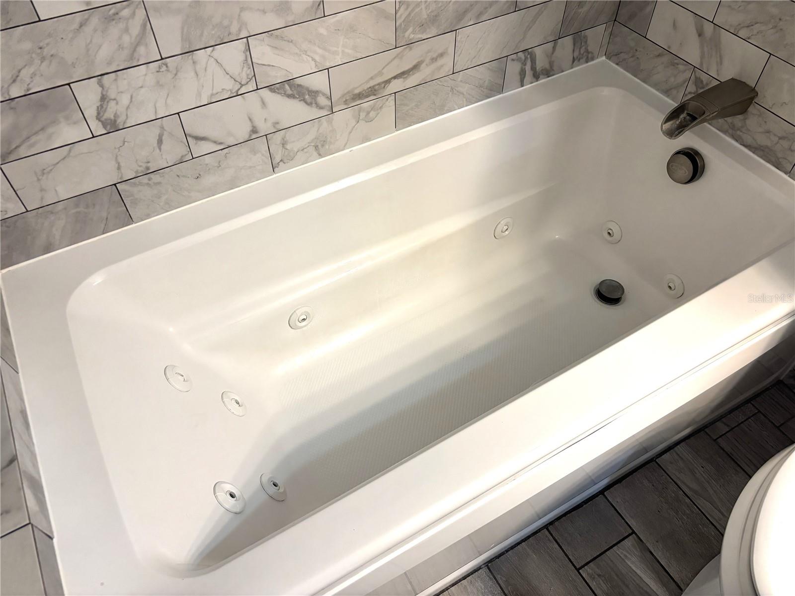 Image 18 of 29 For 668 Georgia Avenue