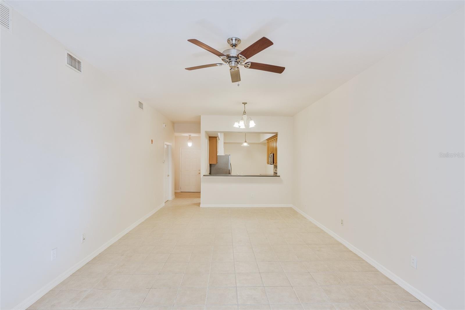 Image 12 of 49 For 9434 Myrtle Creek Lane 905