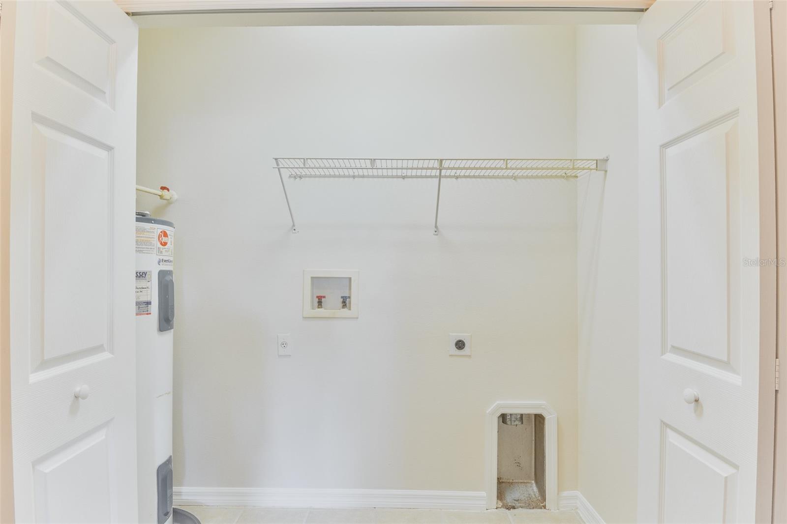 Image 18 of 49 For 9434 Myrtle Creek Lane 905