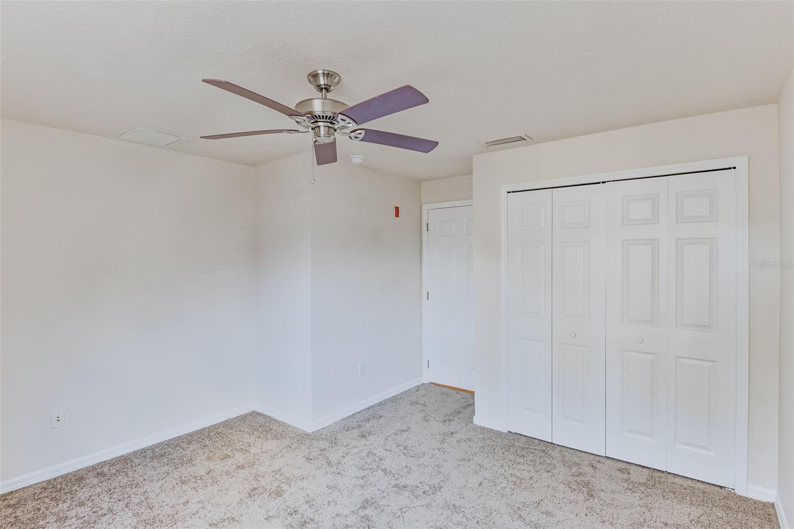 Image 21 of 49 For 9434 Myrtle Creek Lane 905