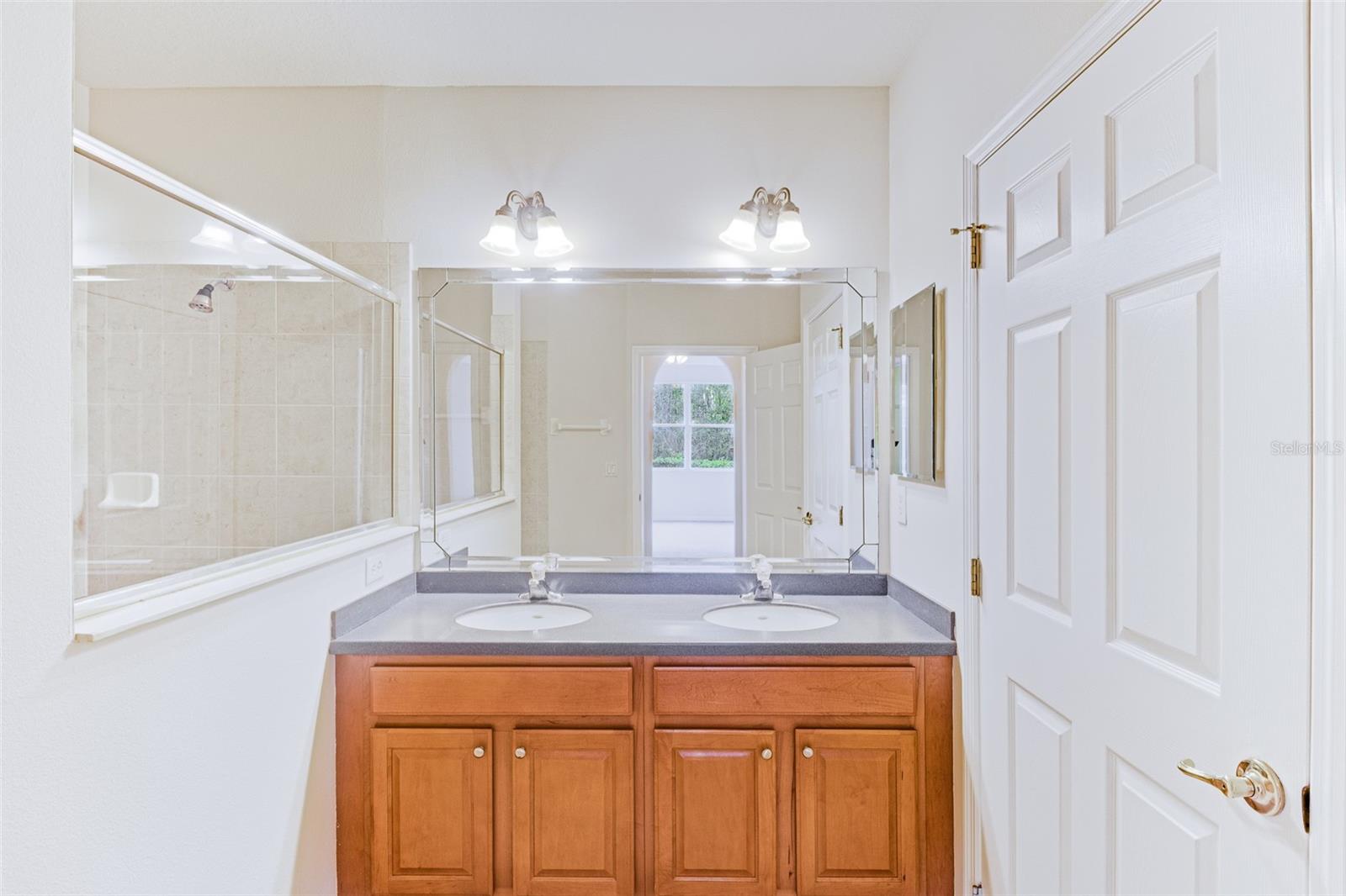 Image 26 of 49 For 9434 Myrtle Creek Lane 905