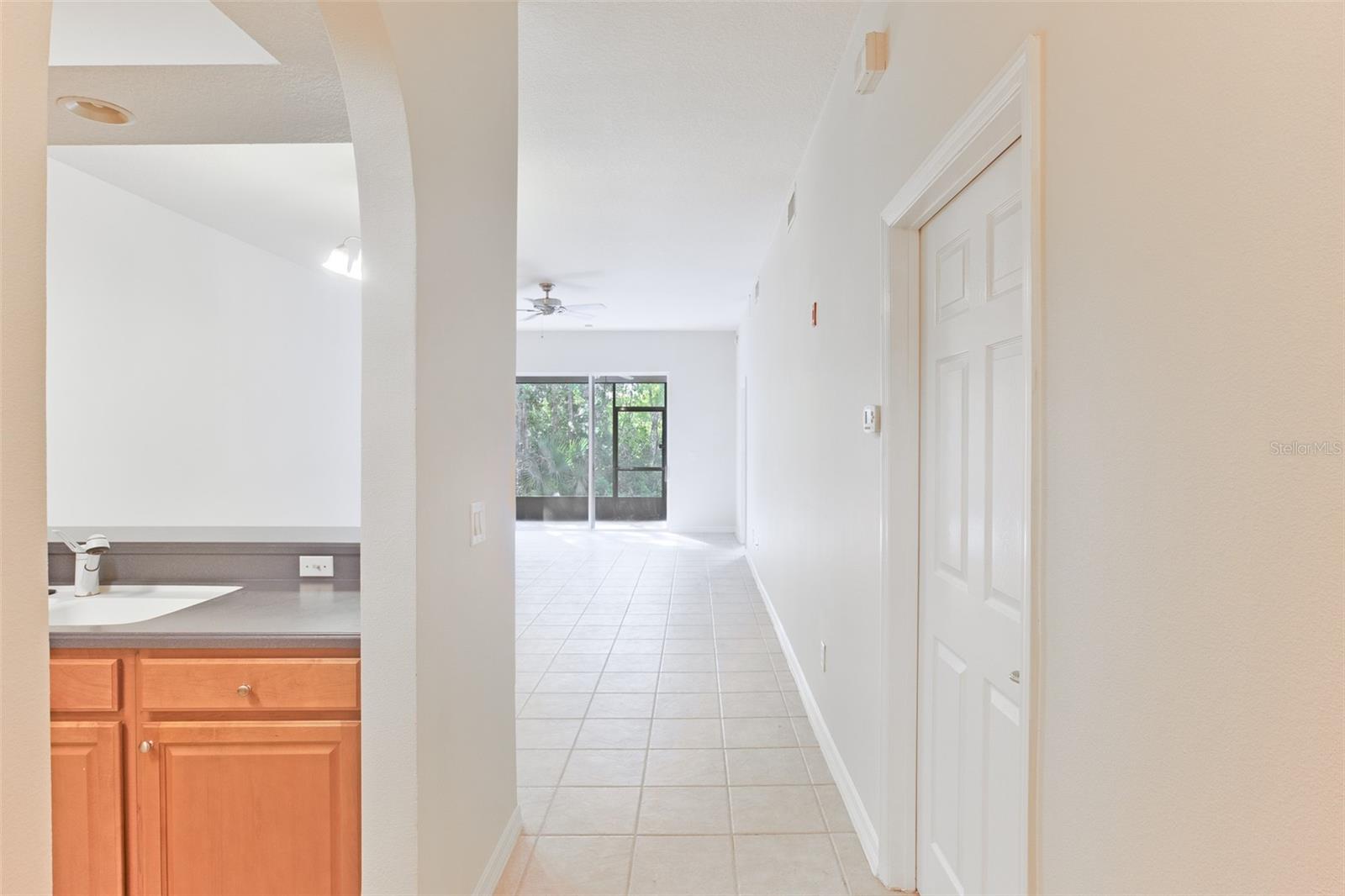 Image 3 of 49 For 9434 Myrtle Creek Lane 905