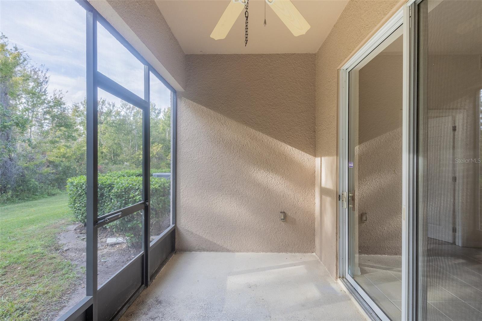 Image 33 of 49 For 9434 Myrtle Creek Lane 905