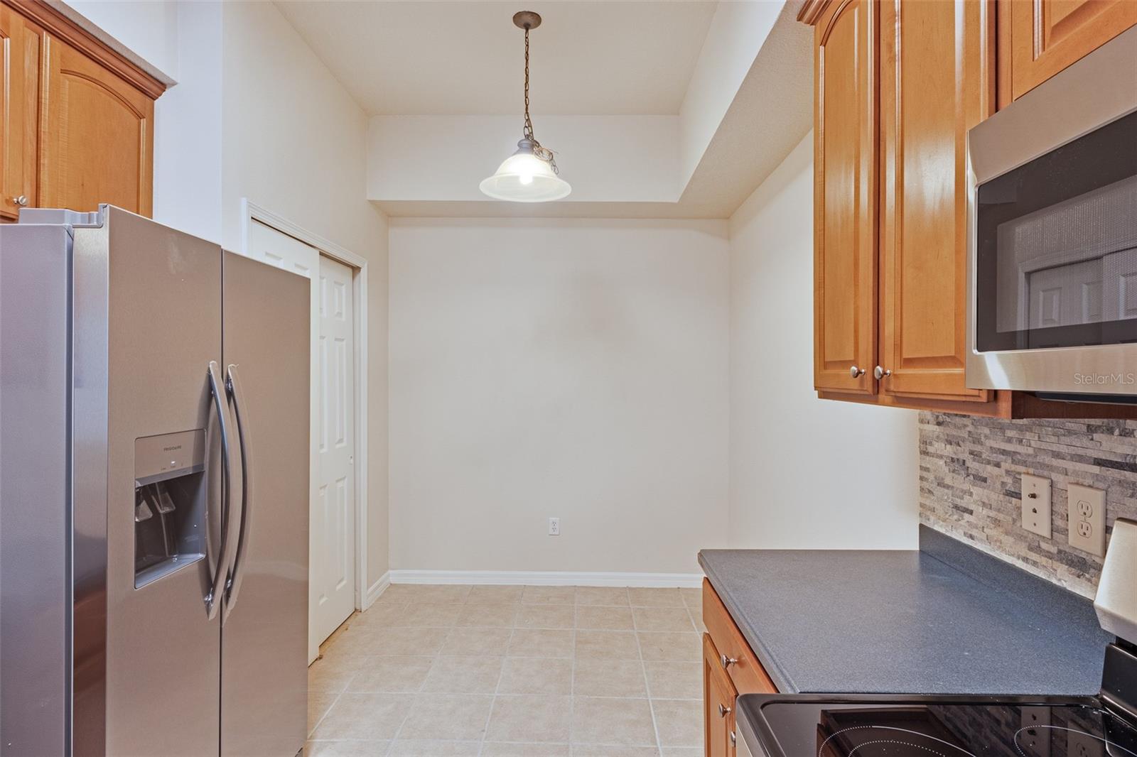 Image 5 of 49 For 9434 Myrtle Creek Lane 905