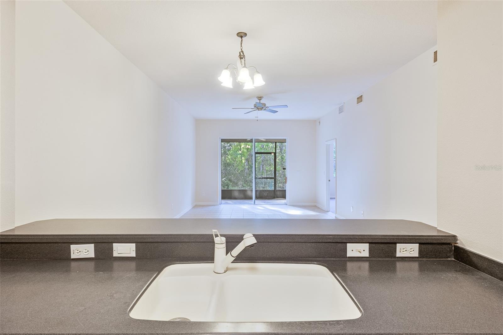 Image 8 of 49 For 9434 Myrtle Creek Lane 905