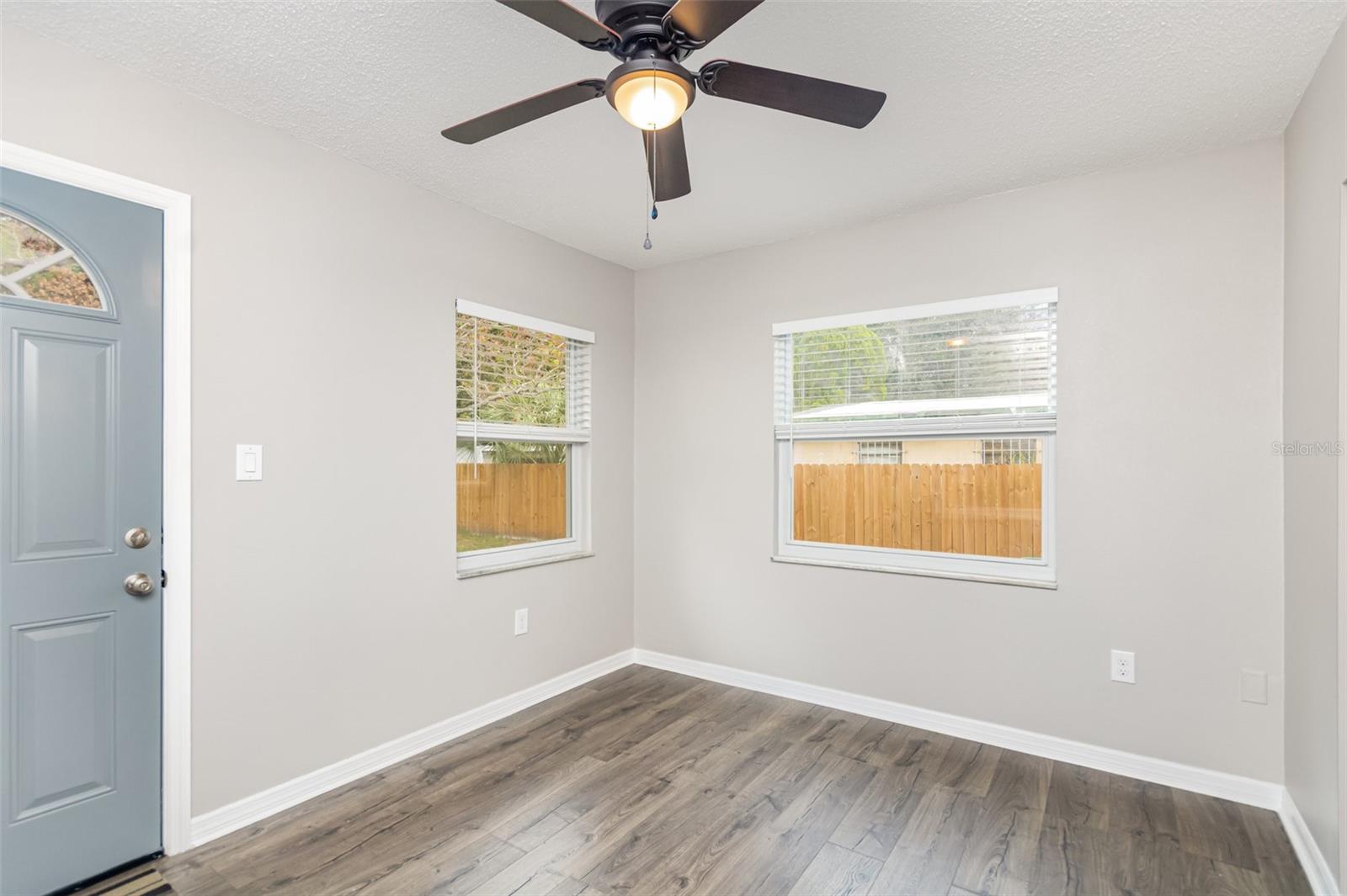 Image 12 of 33 For 2027 Rose Boulevard