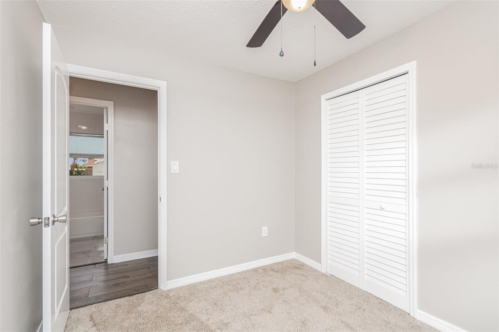 Image 16 of 33 For 2027 Rose Boulevard