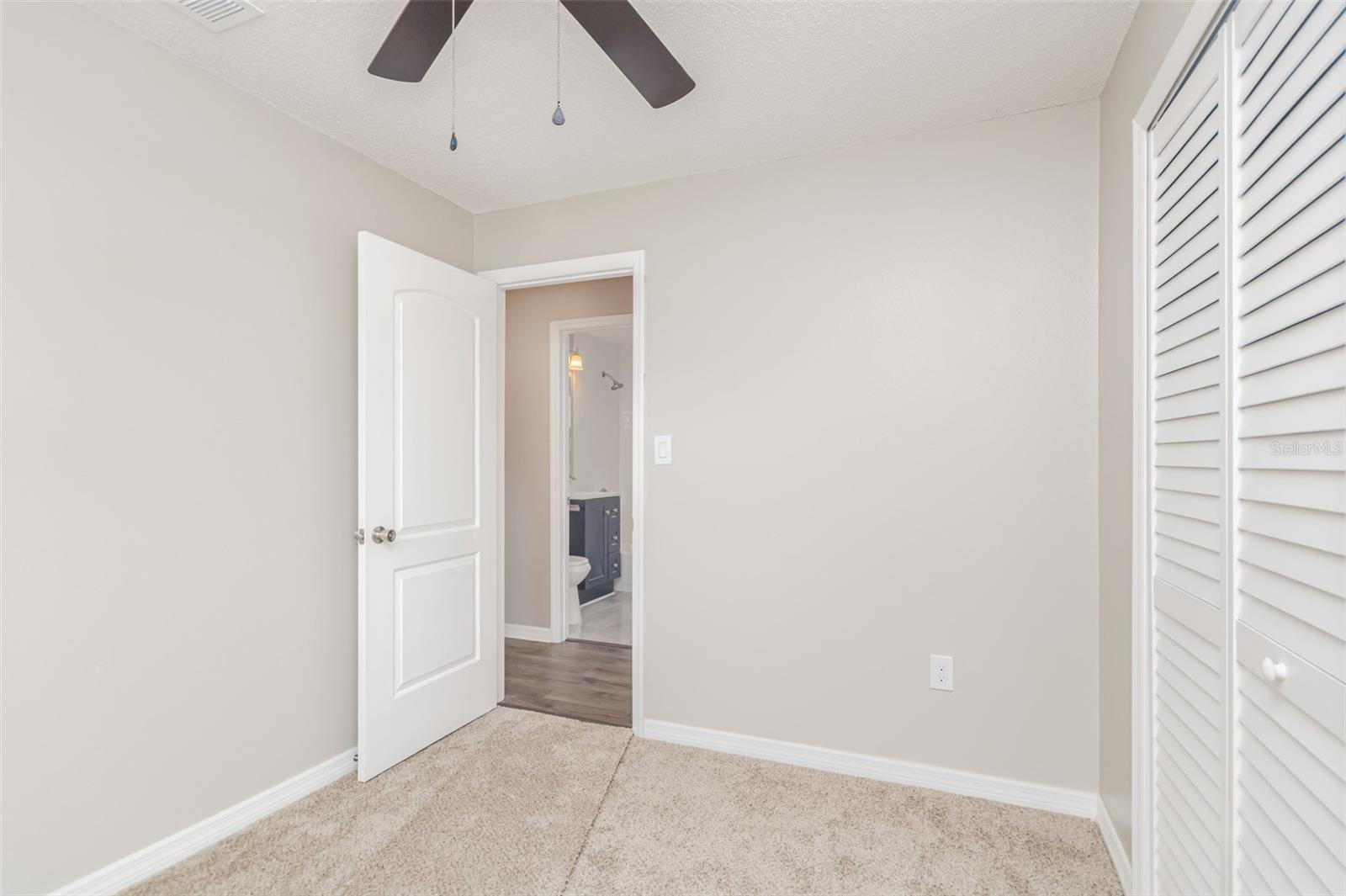 Image 17 of 33 For 2027 Rose Boulevard