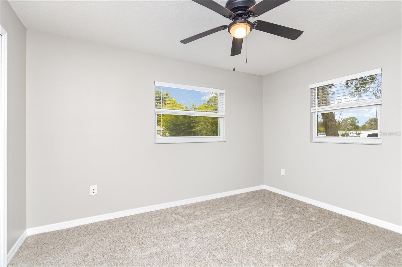 Image 19 of 33 For 2027 Rose Boulevard