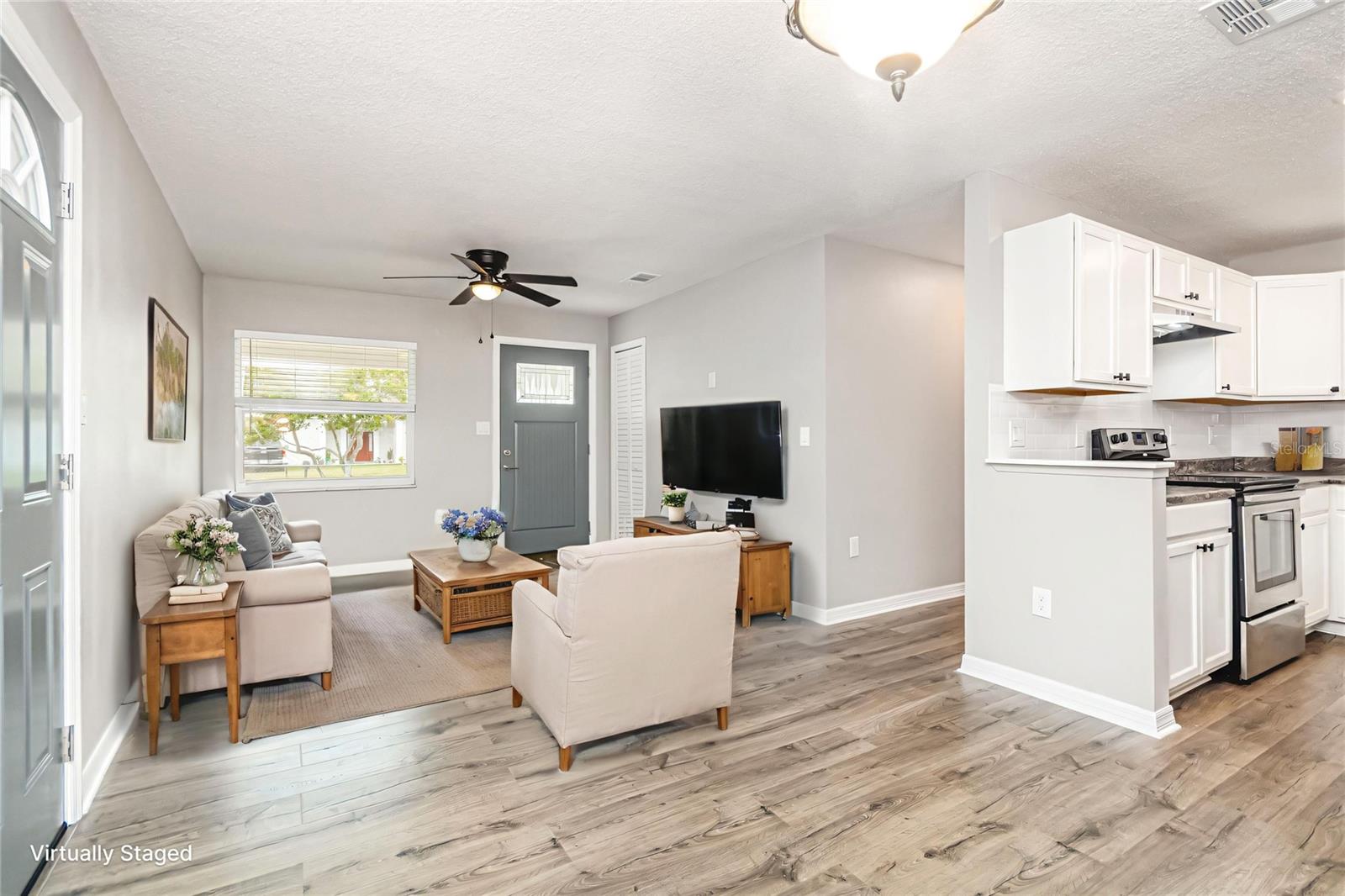 Image 8 of 33 For 2027 Rose Boulevard