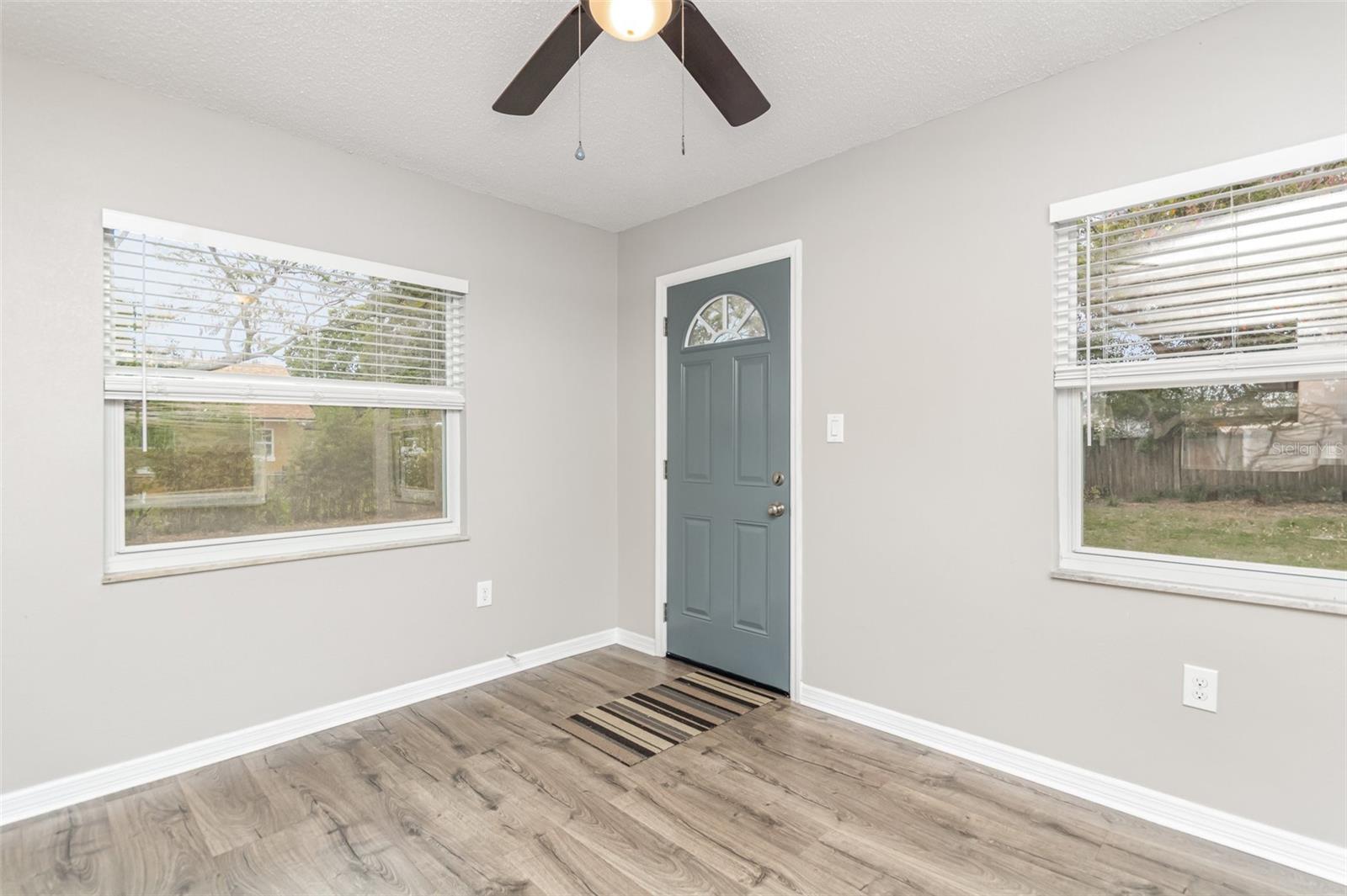 Image 9 of 33 For 2027 Rose Boulevard