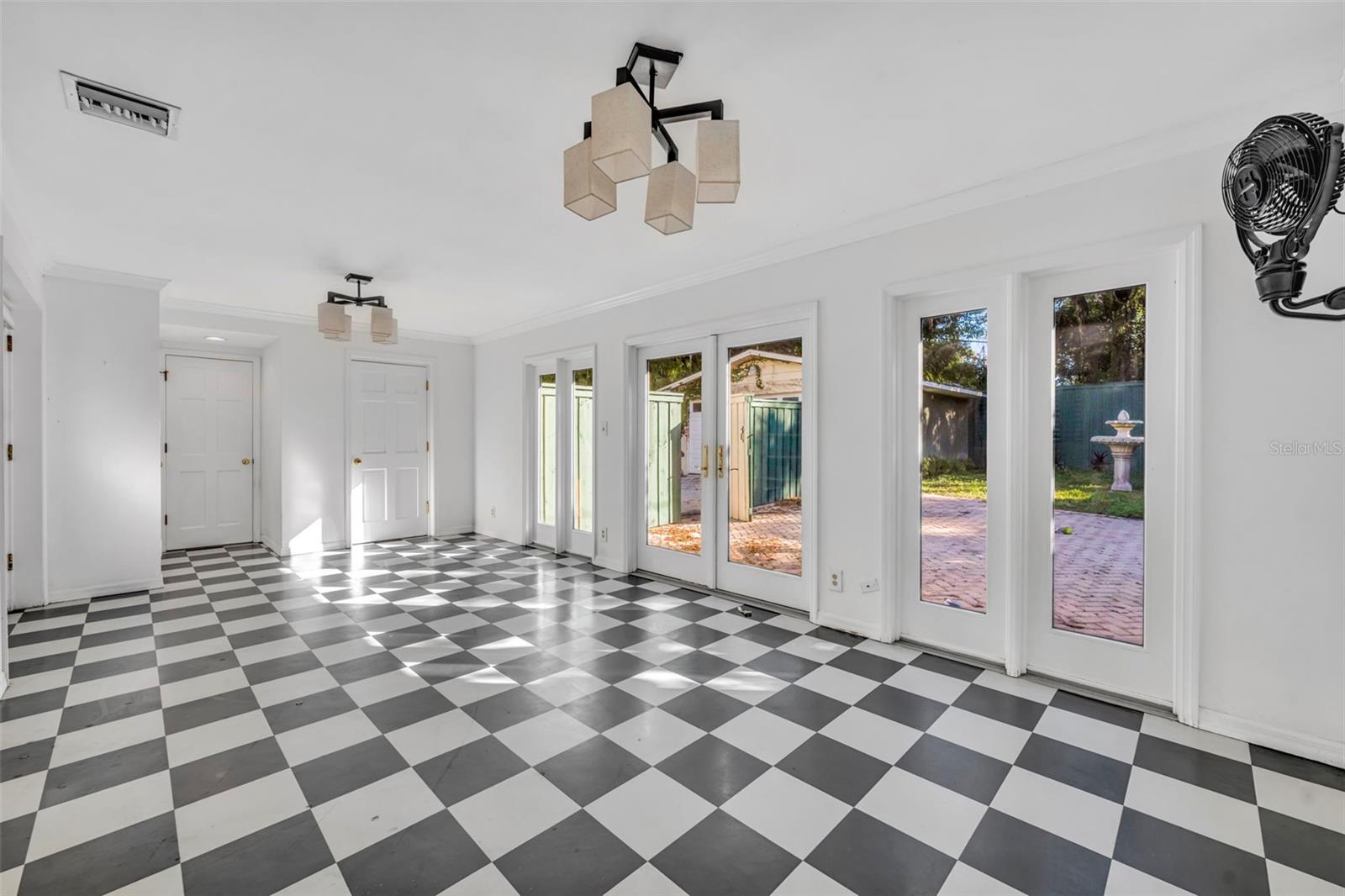 Image 29 of 36 For 1515 Orangewood Avenue